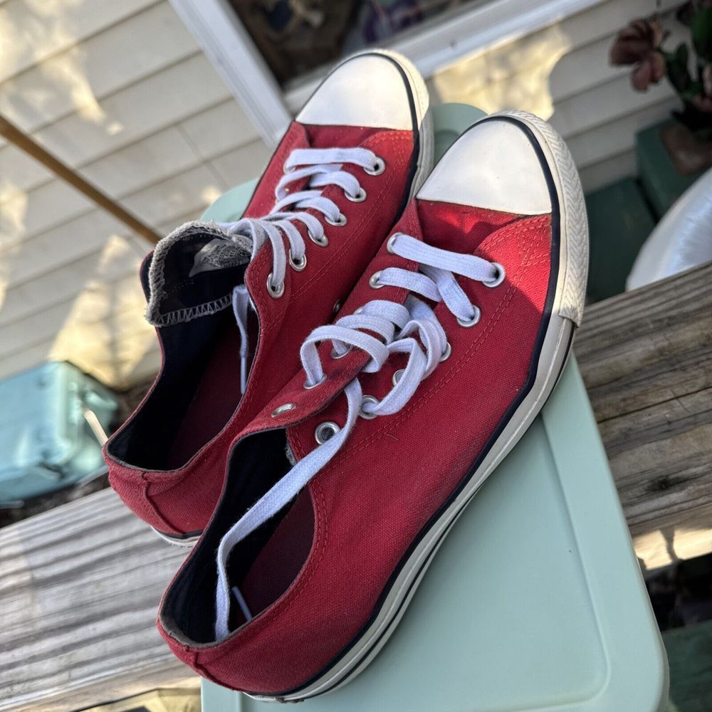 Converse Chuck Taylor All-Star Red Low Tops Men's Size 8 Women's size 10